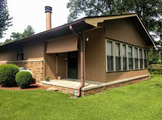 28 E New Thompson Lake Rd, Carbondale, IL 62901