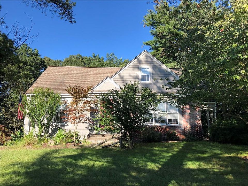 726 Nate Whipple Hwy, Cumberland, RI 02864 Zillow