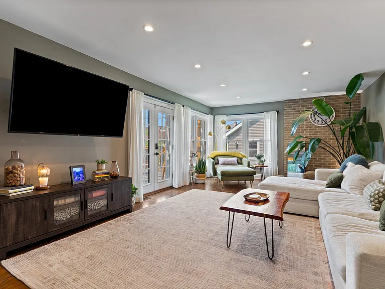 3234 N Newcastle Ave — Photo 9