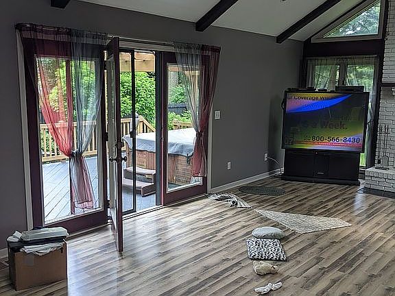 5th image of 1030 Greensview Dr