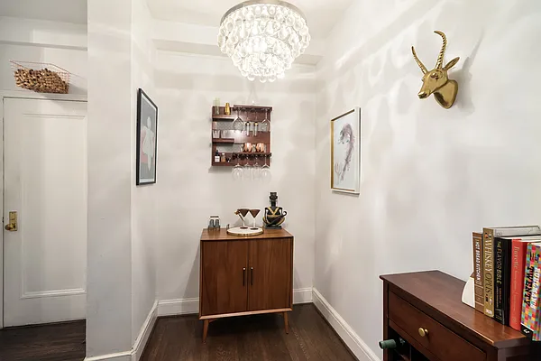 Sold by Compass | media 18