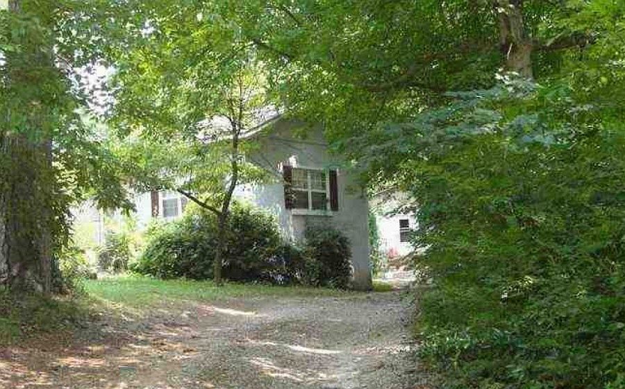 2nd image of 5402 Jackson St