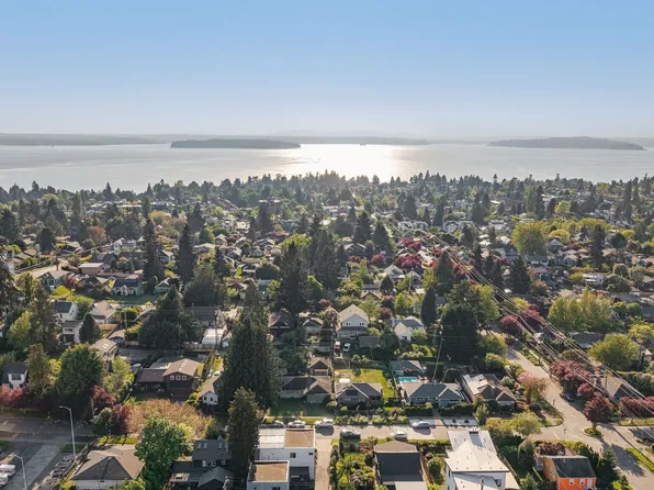 6320 36th Avenue SW, Seattle, WA 98126