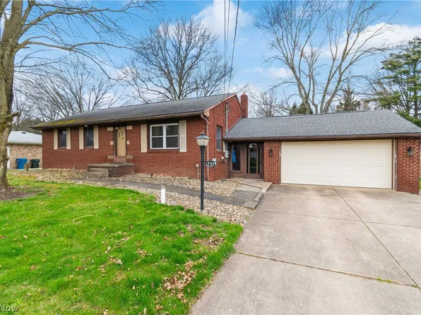 1237 Woodland Dr, Uniontown, OH 44685