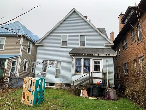 2nd image of 912 W 9th St
