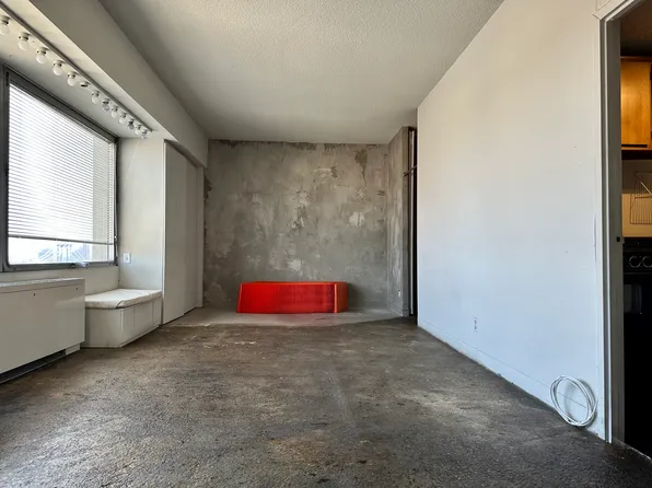 180 Park Row image 9 of 17