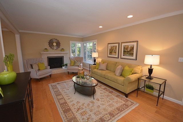 2nd image of 3442 Solana Ct