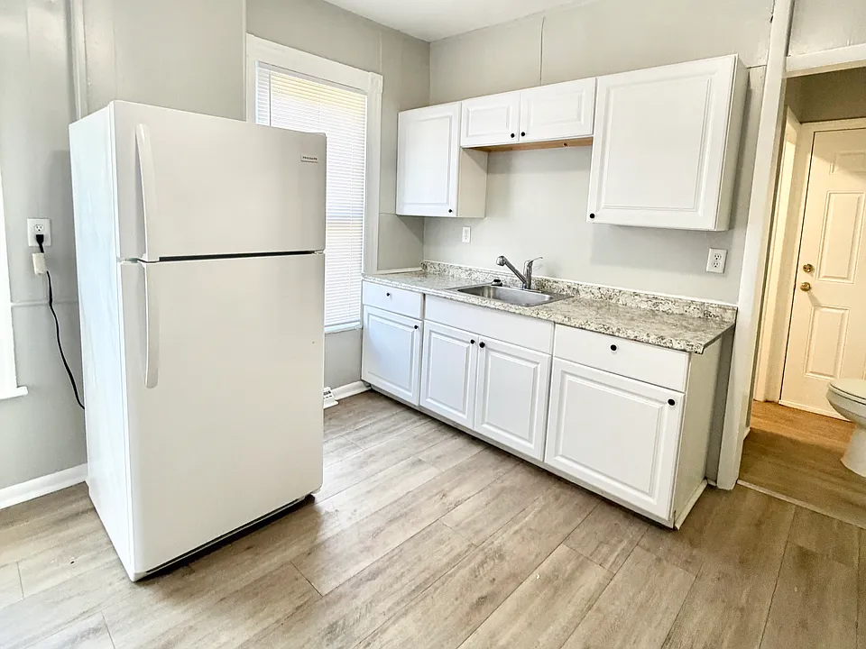 834 Congress Ave #1A