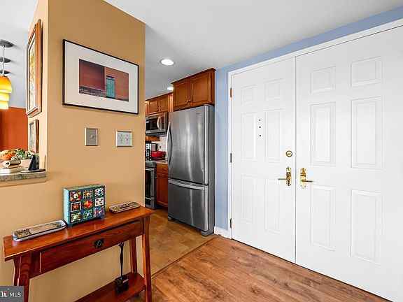 3rd image of 250 President St Unit 909