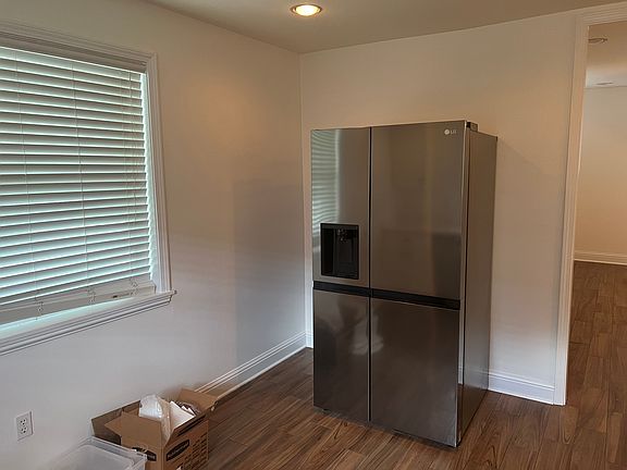 2nd image of 240 16th St