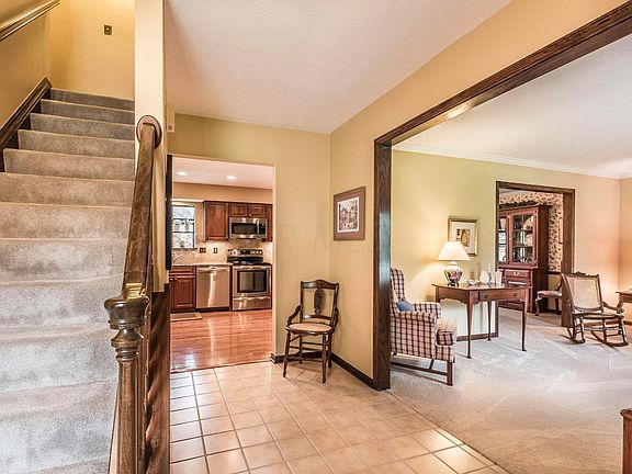 4th image of 5700 Whitecraigs Ct