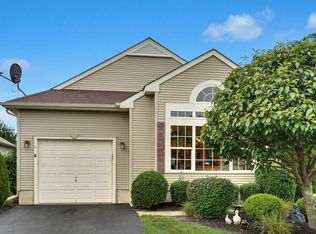 1 Marnier Ct, Manchester, NJ 08759