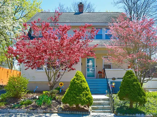 24 Chestnut Street, Middletown, NY 10940