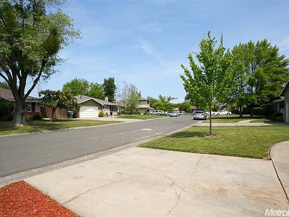 3rd image of 2434 Catalina Dr