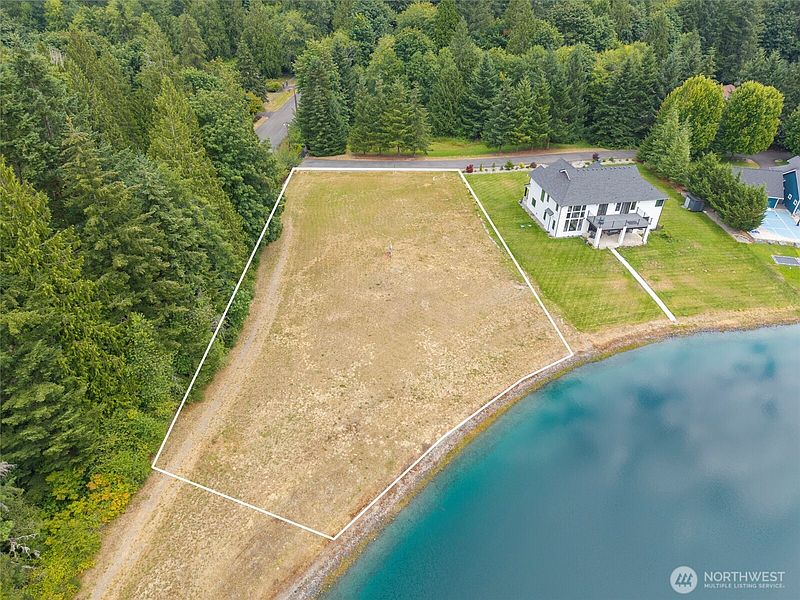 3rd image of 8017 Ski View Lane SW