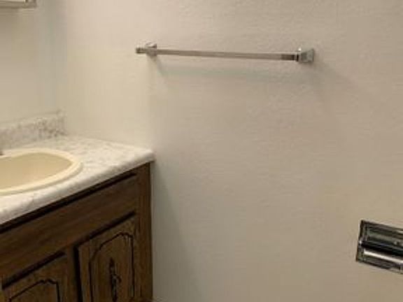 5th image of 111 Carter St APT 18E