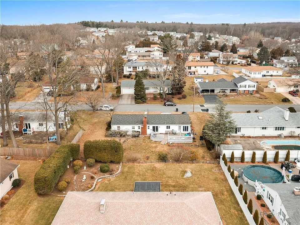 11 Pinewood Dr, North Providence, RI 02904 Zillow