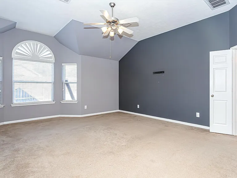 14322 Baron Creek Ln — Photo 31