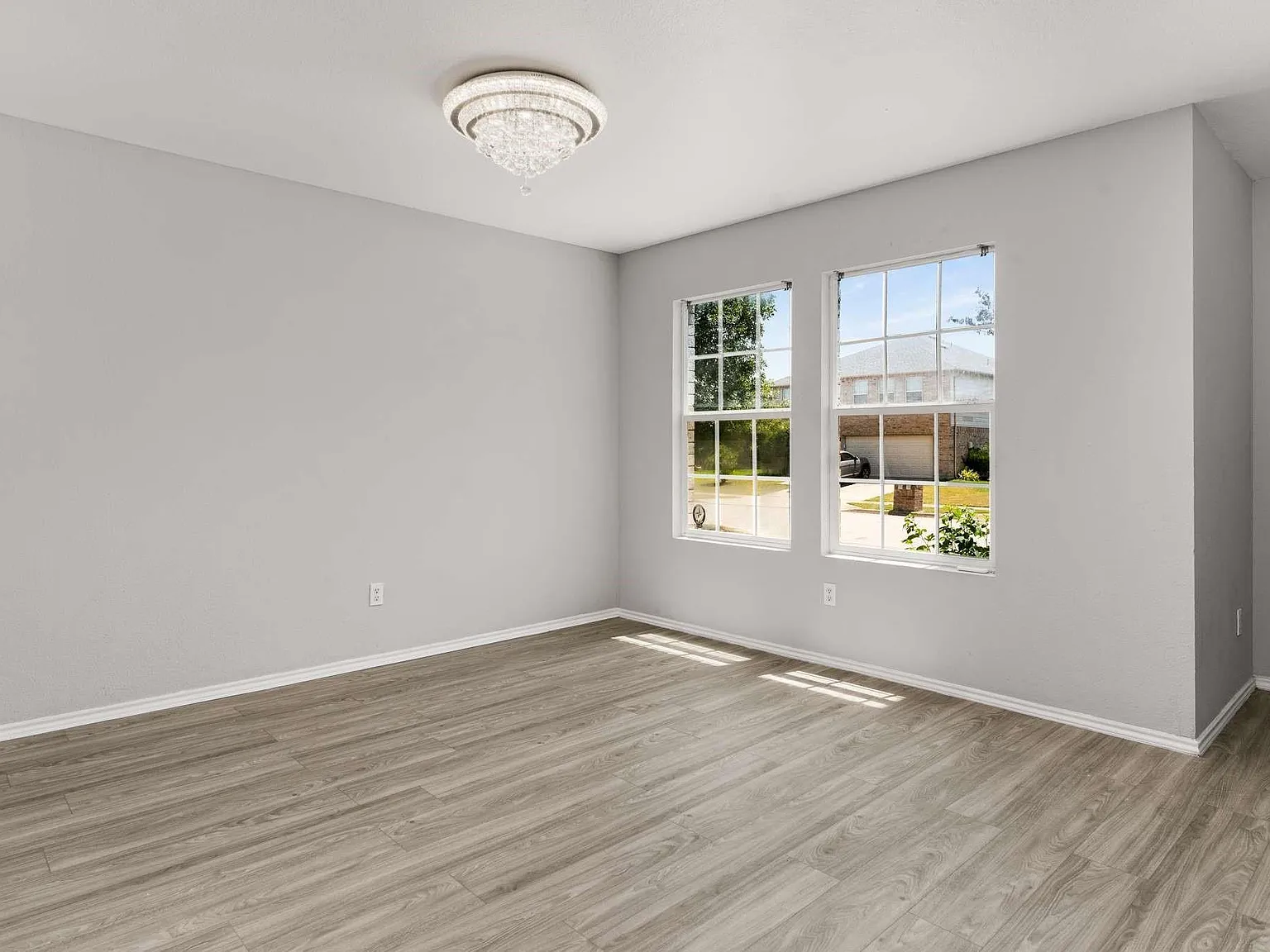 4 bed, 2609 sqft, $3,000 — Photo 4