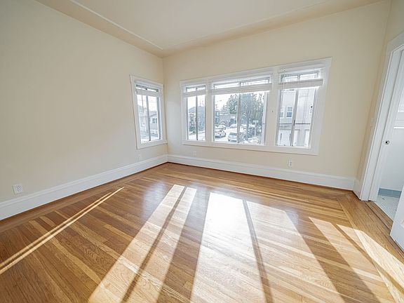2nd image of 5601 Shattuck Ave APT 2