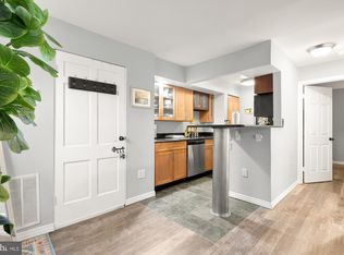 732 5th St SE APT 1, Washington, DC 20003