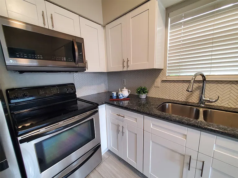 1818 Augusta Dr #29 — Photo 26
