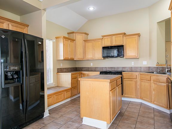 5th image of 104 Deer Meadow Blvd