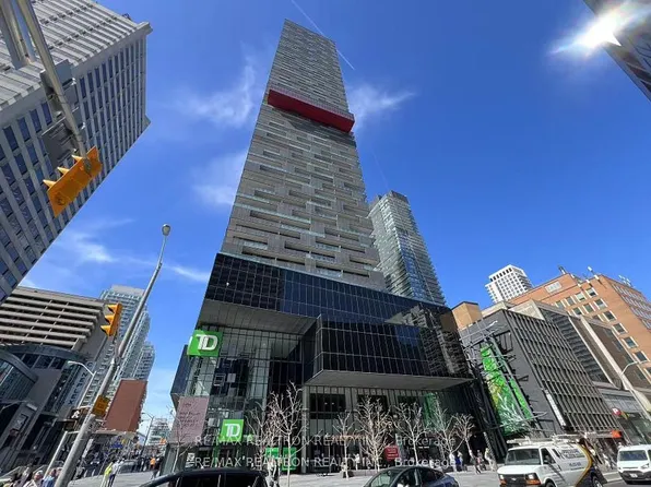 8 Eglinton Ave E #5705, Toronto, ON M4P 0C1