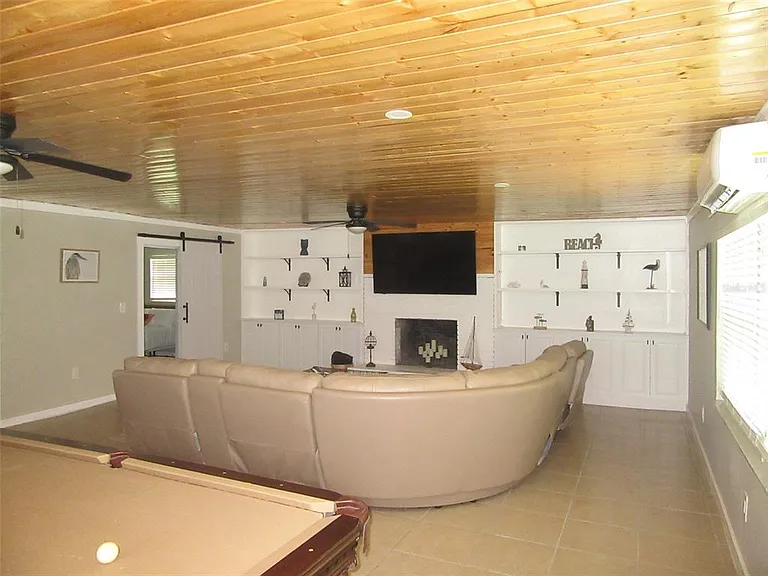 2811 Poinciana Ct — Photo 10