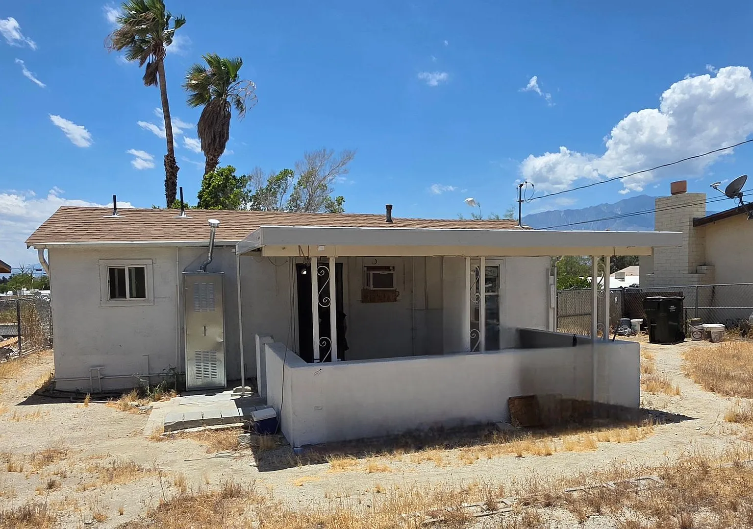 2 Bedroom 1 Bath Now Available — Photo 2