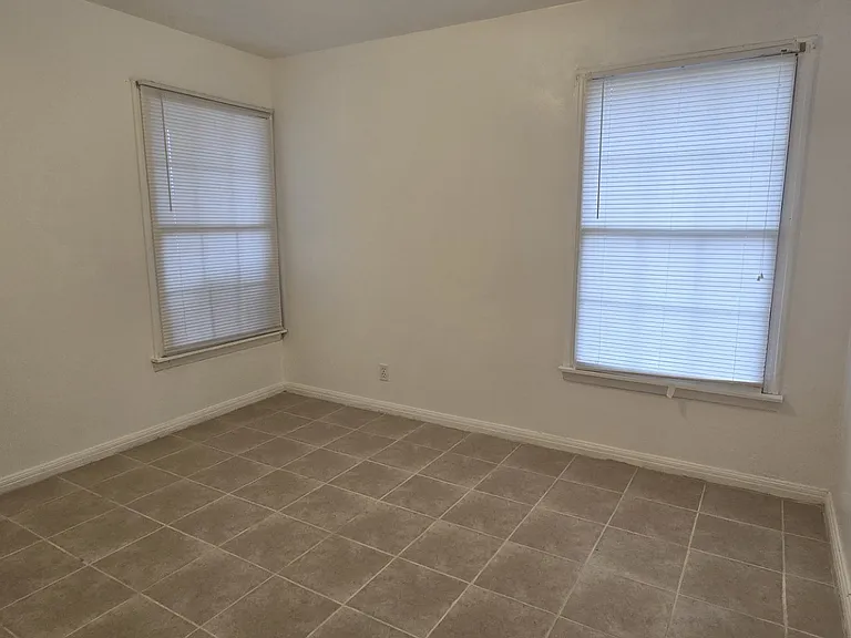 2715 Terrace (12)_01102025