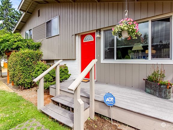 4th image of 2313 Oak Drive