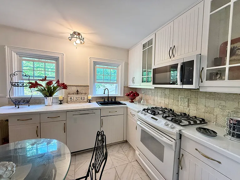 76 Elm St #2 — Photo 18