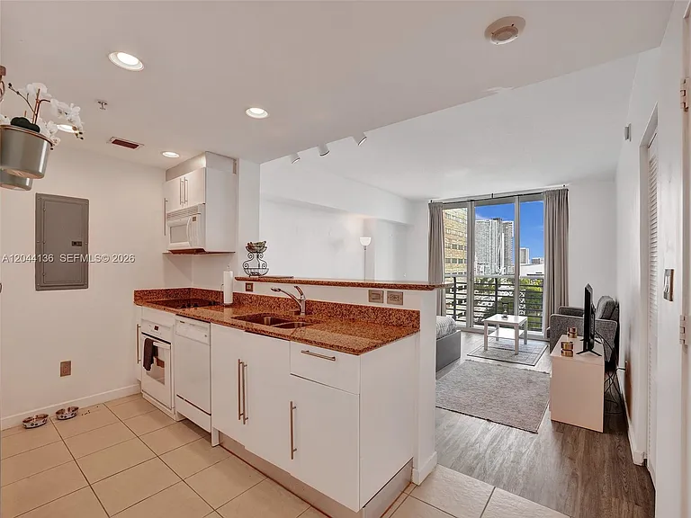 325 Biscayne Blvd #1520 — Photo 9