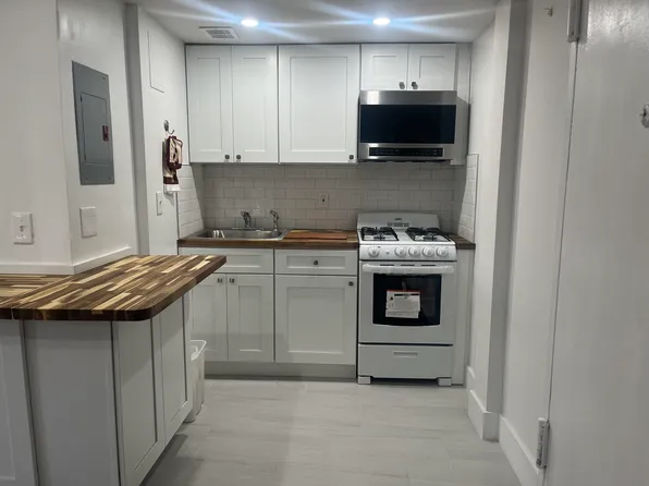 500 Linwood Drive image 9 of 10