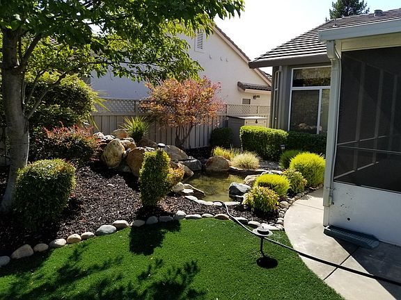3rd image of 109 Siggens Ct