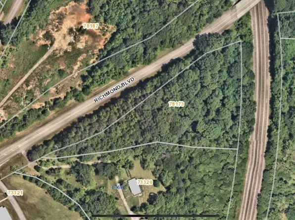 Richmond Blvd, Danville, VA 24540