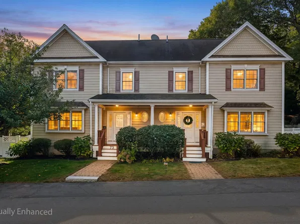 75 Bartlett Ave Unit 75, Arlington, MA 02476