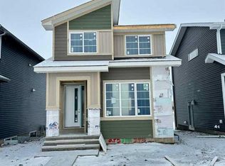275 NW Waterford Hts, Chestermere, AB T1X2M7