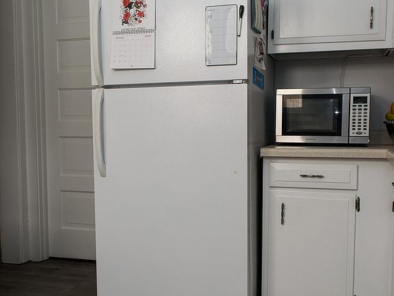 5th image of 634 Ashland Ave #1