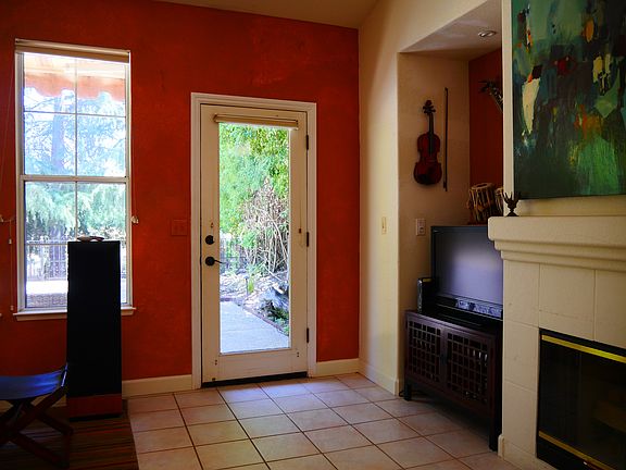 Family Room (different view)