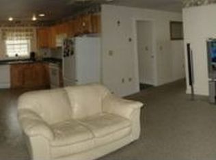 307 Peverly Rd, Northfield, NH 03276