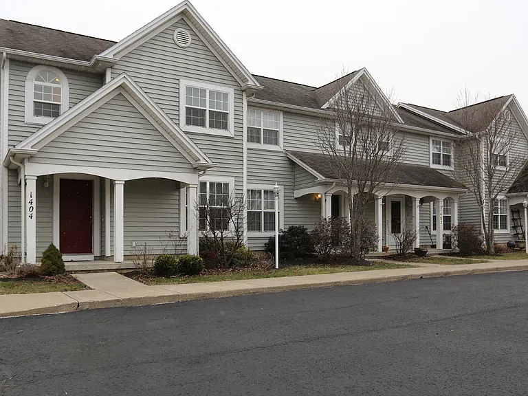 Bottchers Landing Apartments — Photo 1
