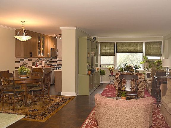 3rd image of 4525 Henry Hudson Pkwy W #409