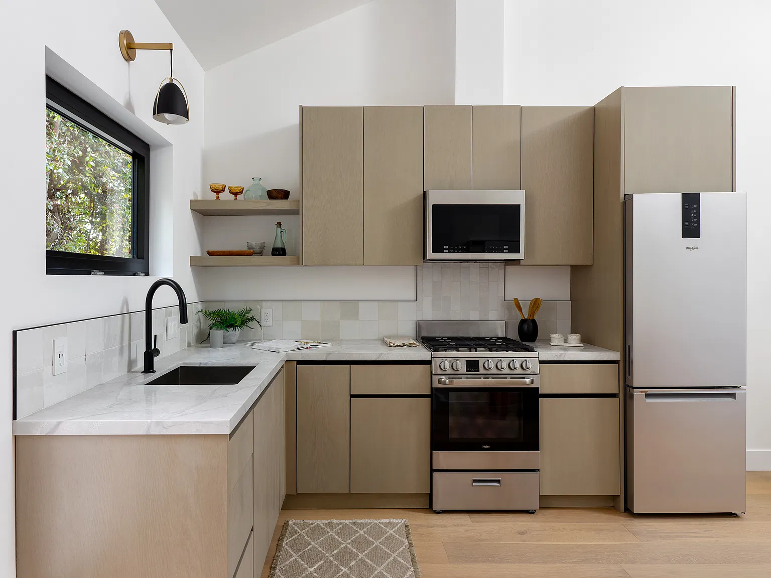 Studio, 500 sqft, $3,950 — Photo 2