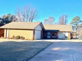 2506 Wagon Trl, Enid, OK 73703