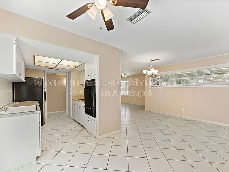 5522 Ariel St — Photo 10