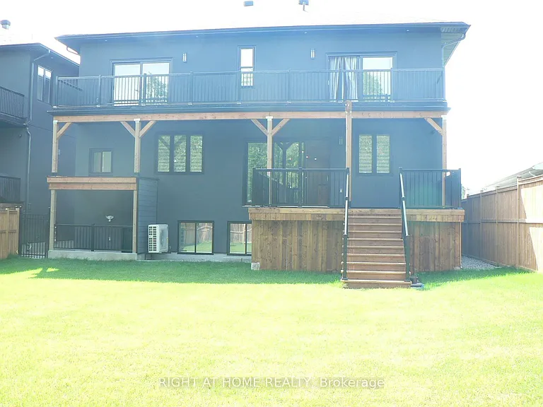 13 Bell Park St — Photo 22