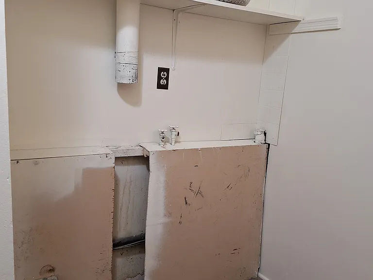 Laundry hook-up