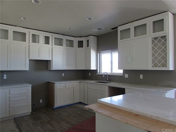 5th image of 260 Lakeview Dr